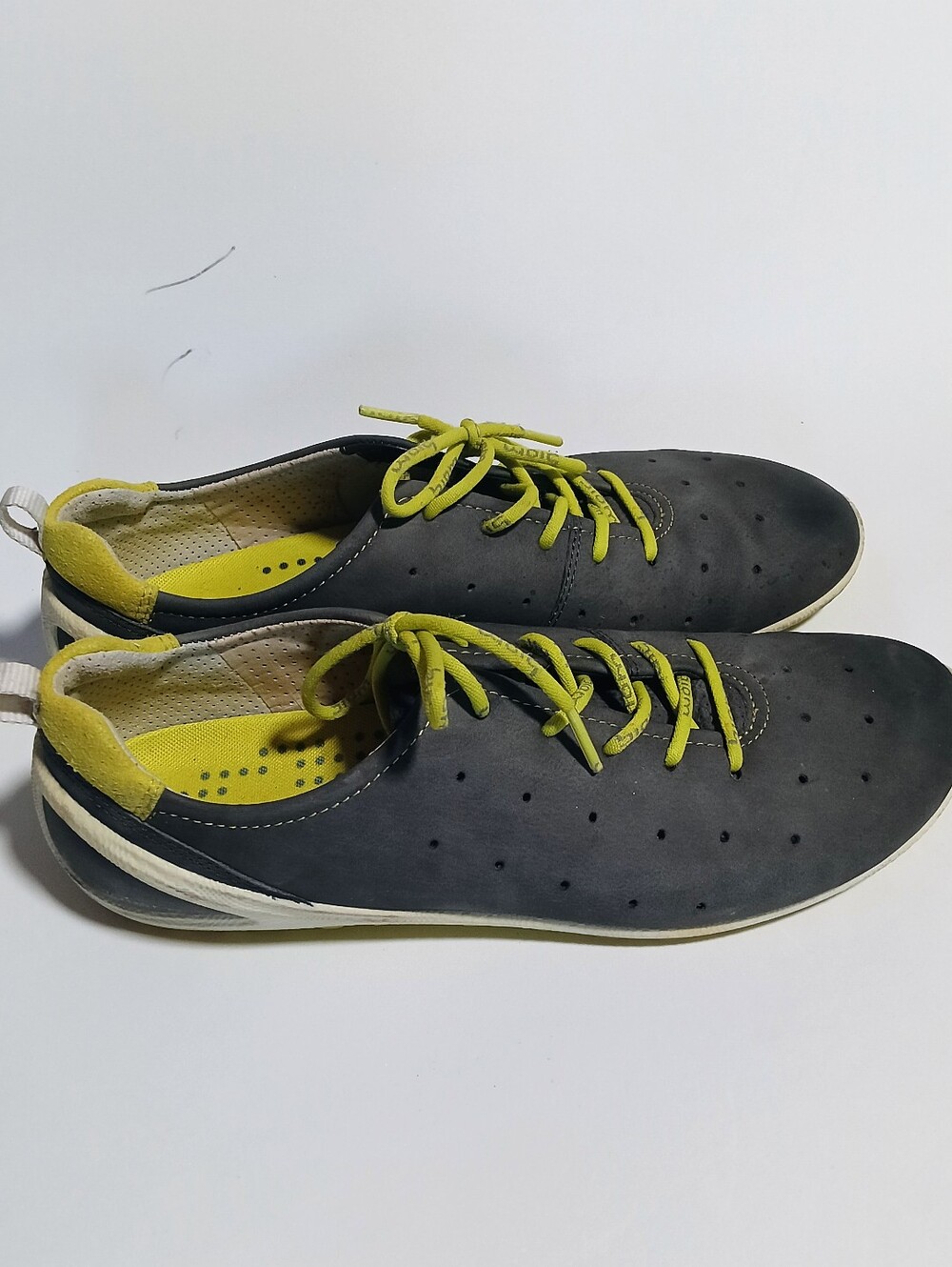ECCO Charcoal Grey Nubuck Leather Casual Shoes with Yellow Laces Size US 8/8.5